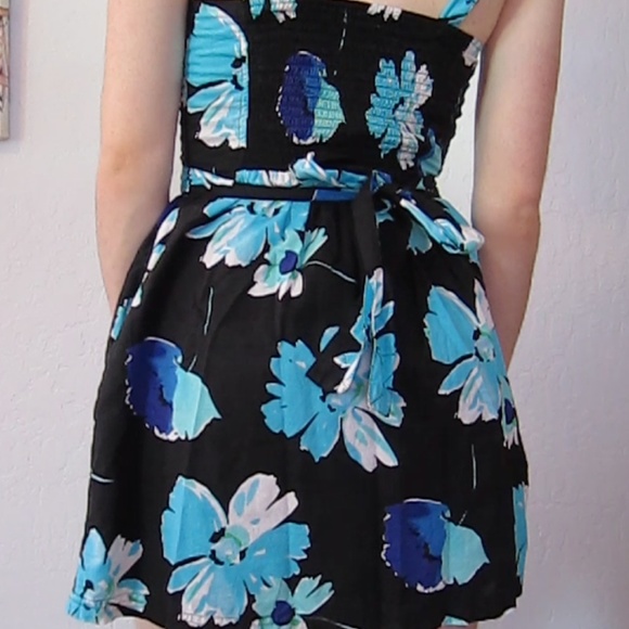 Blue Floral Aeropostale Dress with POCKETS! - Picture 6 of 6